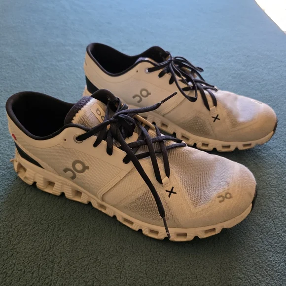 ON Cloud Running Shoes Mens Size 10 - Picture 2 of 5